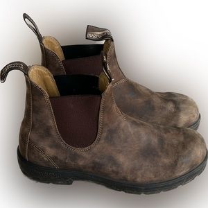EUC Blundstone CHELSEA BOOTS - RUSTIC BROWN